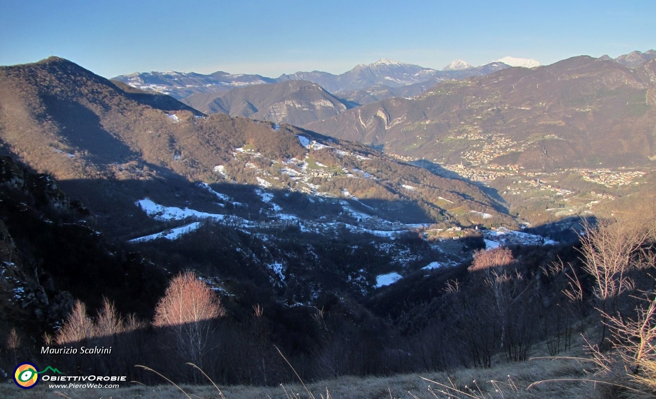 09 Panorama verso la conca di Zogno....JPG